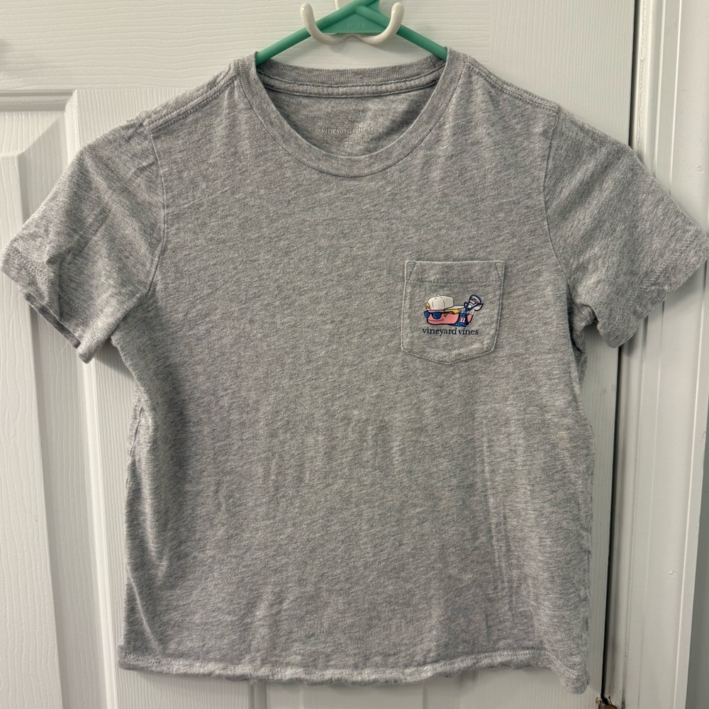 Vineyard vines, logo T-shirt lacrosse print boys size 7 (6-8)